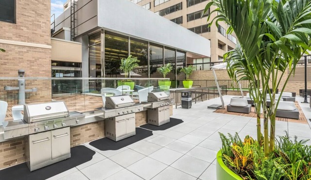 Walkable DC View Apartments