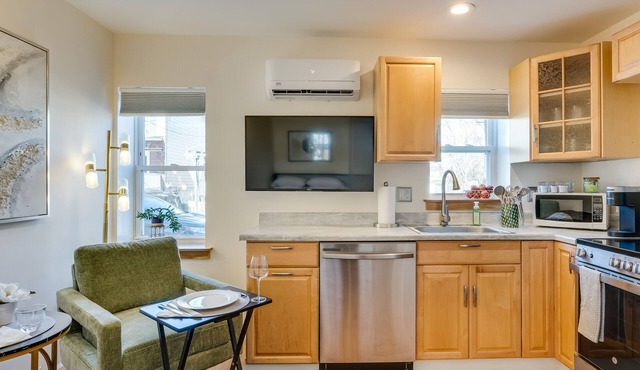 Walkable Downingtown Studio w/Spacious Deck