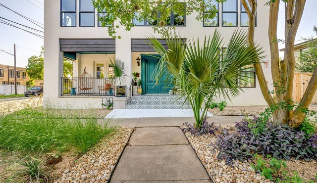 Walkable Downtown Hotel Condo with Free WiFi, Partial AC, & Jetted Tub