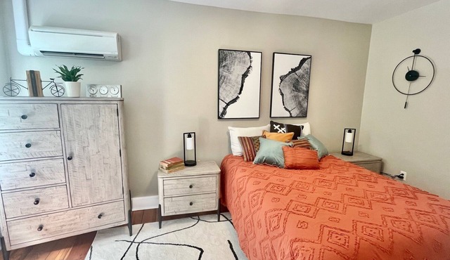 Walkable Downtown Loft - 9 Min Walk To Carroll Creek With Two Parking Spots