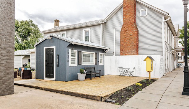 Walkable Downtown Tiny Home with Views near Shenandoah National Park