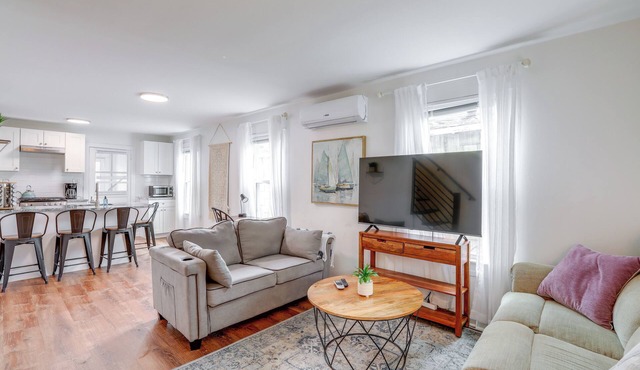 Walkable Dtwn Townhome Near Campus & Palmer Square