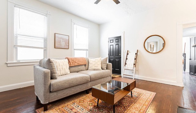 Walkable East Walnut Hills/Modern 1BR + Workspace