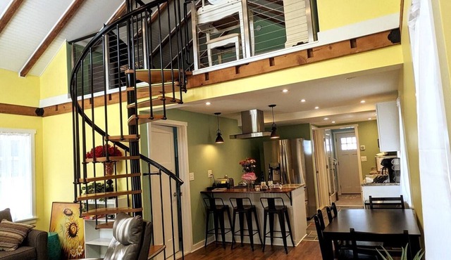 Walkable Elmwood Cottage, No Chores 4Bath 4BR 4Car