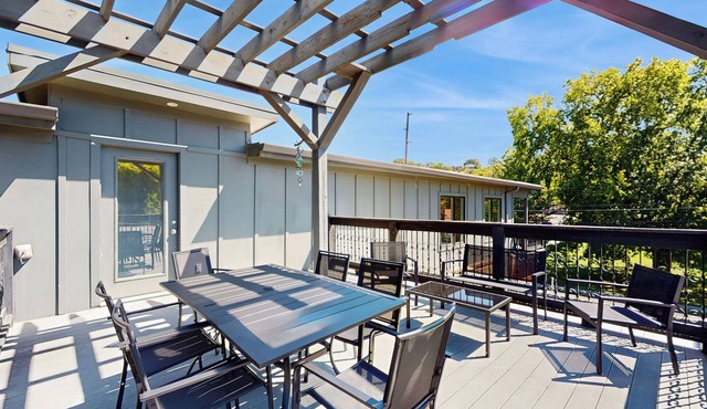 Walkable Gem! Dtwn Chattanooga Base w/Balcony