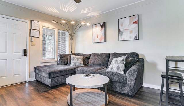 Walkable Haven 1 Mi to Dtwn Phoenix & Chase Field!