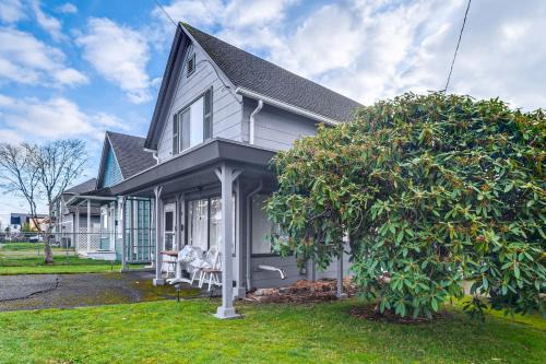 Walkable Home in Hoquiam! Olympic Peninsula Base