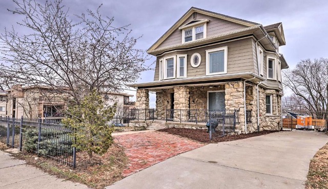Walkable KC Home Base! Near Sports Events & Fun