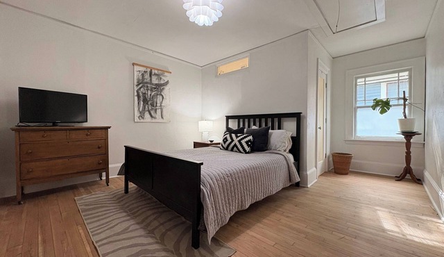 Walkable L5P Landing - Hot Tub Retreat