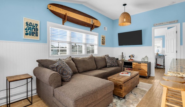 Walkable Local Gems with Fast WiFi, Coffee and Pet Friendly