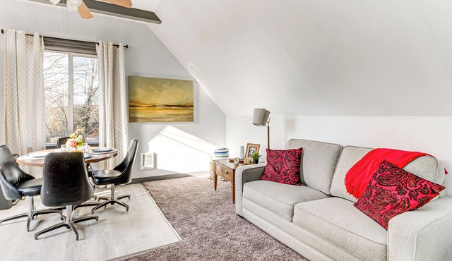 Walkable Location, Historic Setting: Warrenton Apt