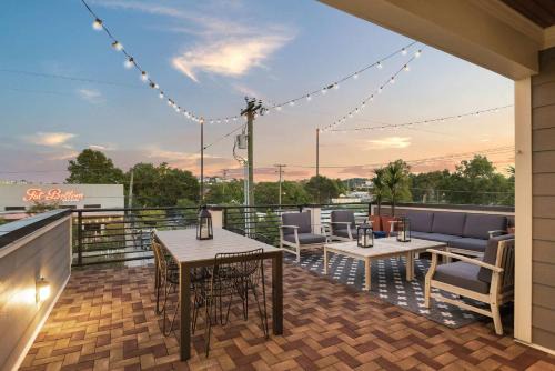 Walkable Nations Retreat Rooftop & Near Broadway