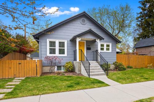Walkable North End Home with Free Bikes