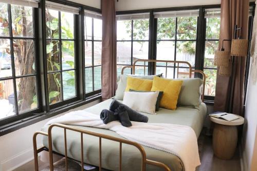 Walkable, Outdoor Oasis, BBQ, Firepit and Bocce Ball