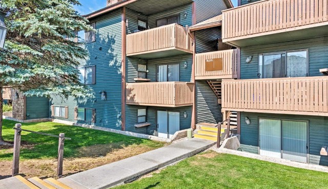 Walkable Park City Condo with Pool and Hot Tub!