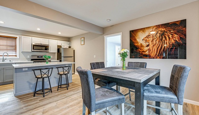 Walkable Stay Near Hudson River, Dining & Shopping