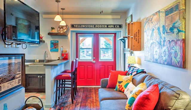 Walkable Studio Apartment in Downtown Livingston!