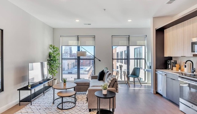 Walkable Studio to Downtown