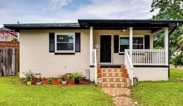 Walkable to FSU Campus: Cozy Retreat w/Deck!