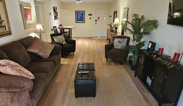 Walkable to Sanford Stadium or downtown w/view!