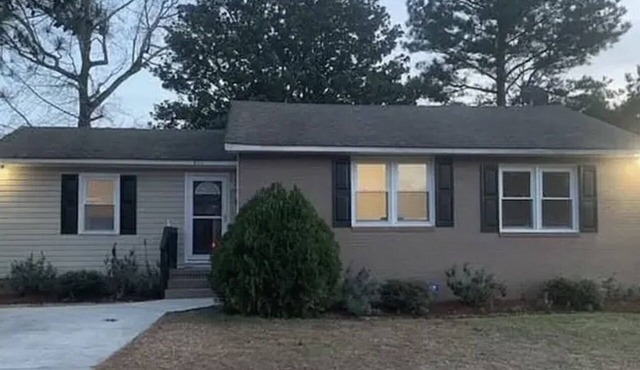 Walkable to the Casino and Family friendly! 3 bd/2 ba, full house, sleeps 8