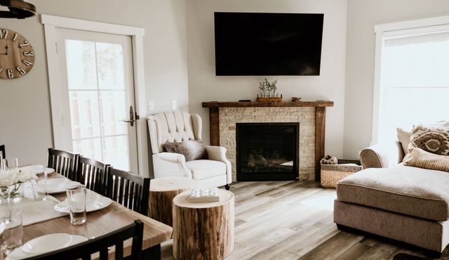 Walkable to Town, 3 Bed 2.5 Bath