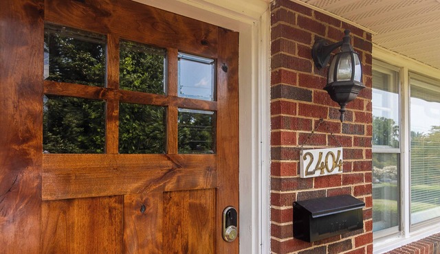 Walkable to UVA, and Fontaine Research park, Newly Renovated Home.
