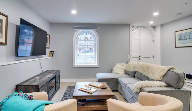 Walkable Townhome in the Heart of Central City!