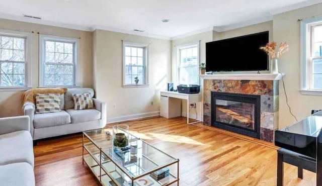 Walkable Townhouse with Garage & Yard, 45 min to NYC!