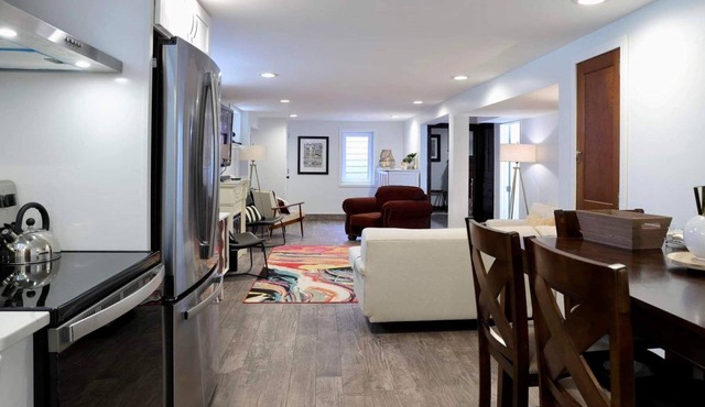 Walkable - Village of East Aurora Craftsman Quaint Gardens