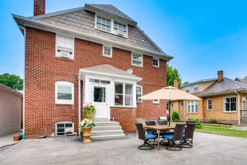 Walkable Zelienople Home with Patio and Grill!