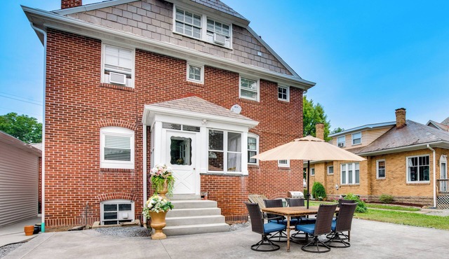 Walkable Zelienople Home w/Patio & Grill!