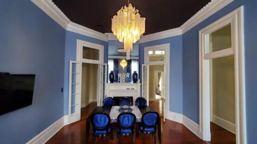Walker Mansion on St Charles Ave - Unit 5