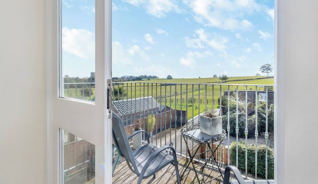 Walker's Retreat - UK45415