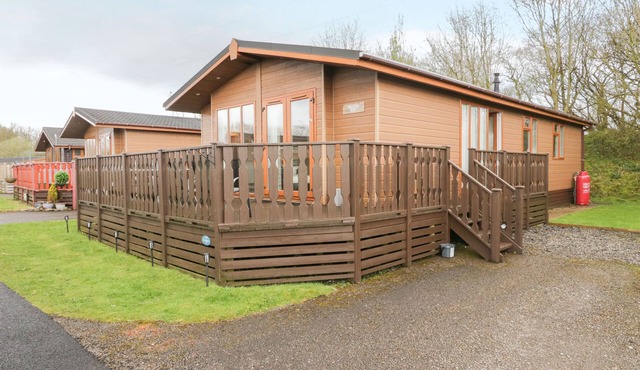 WALKERS REST, pet friendly, with a garden in Carnforth