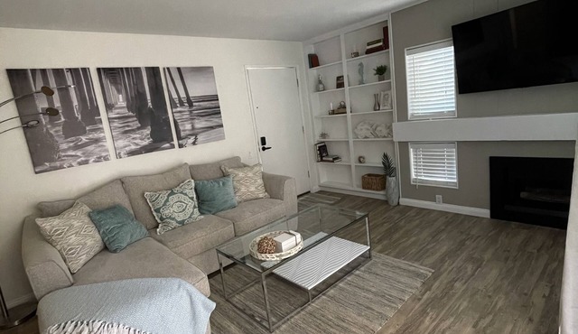 Walking Distance to the Beach!