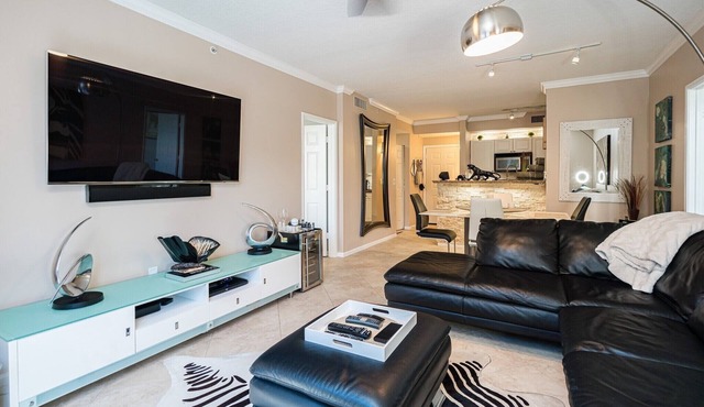 walking distance to EVERYTHING in downtown West Palm Beach.