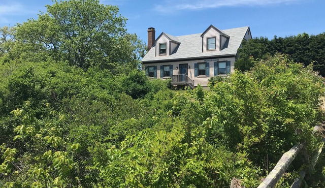 Walking Distance: Beach, Restaurants, Shops, Westmoor Club