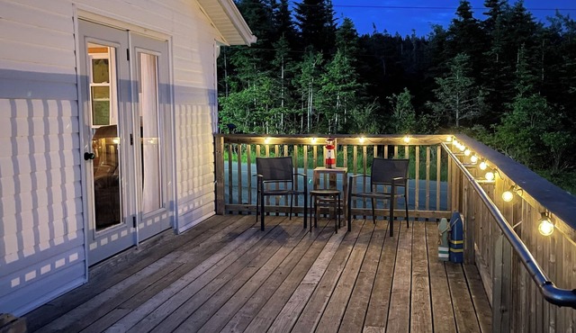 Walking distance to the ocean and all amenities!