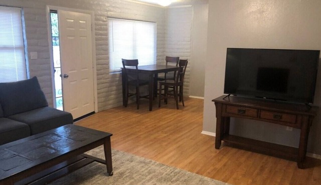 Walking distance from Discovery Park