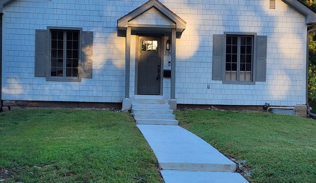 Walking Distance to Aggieville, K-State, and City Park!