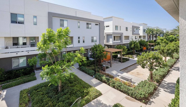 Walking distance to Angle Stadium and Near Disneyland