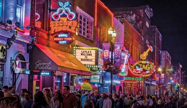 Walking Distance to BROADWAY!