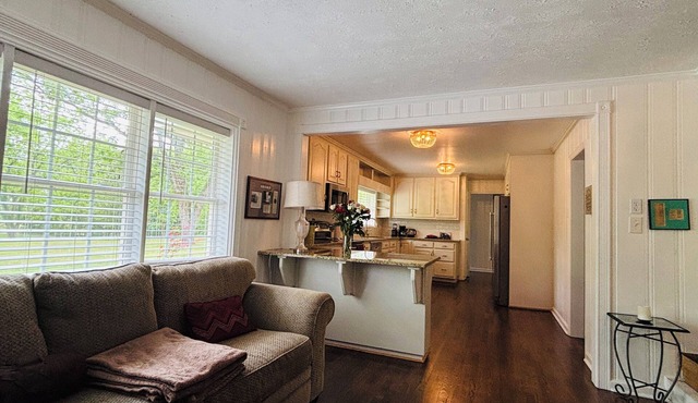 Walking distance to Be in Health 3-bedroom home on 17 acres 2 full bathrooms.