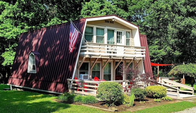 Walking Distance to Klay Winery & Distillery with Hot Tub!