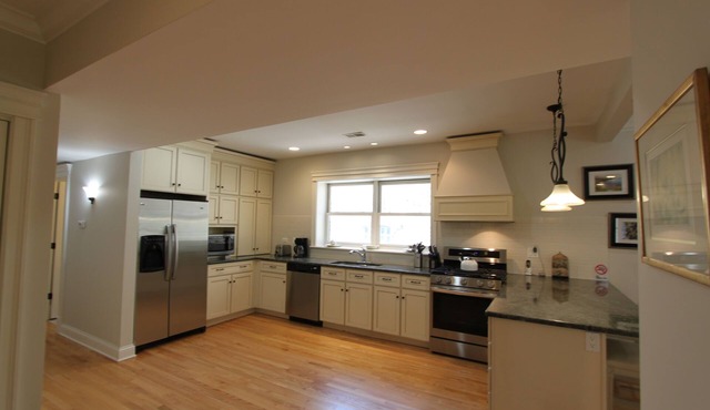 Walking distance to Lake Michigan, shops and restaurants.