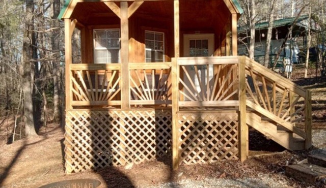 Walking Distance to Lake James: Resort Amenities
