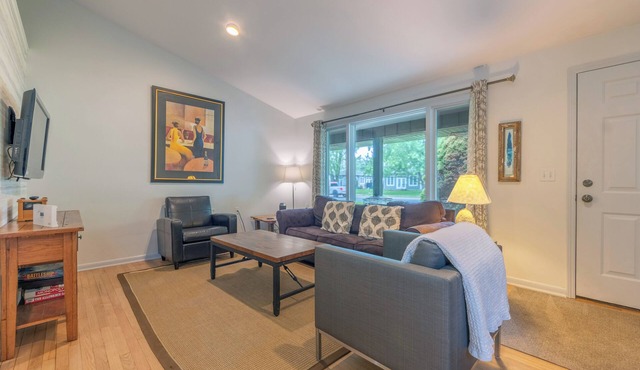 Walking distance to many local attractions - Perfect for a Relaxing Getaway!