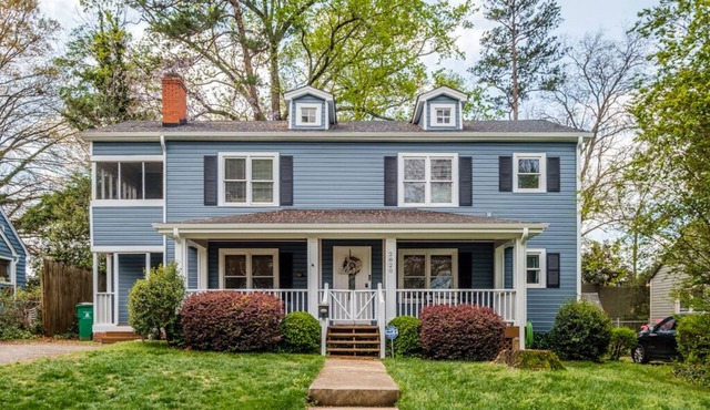 Walking distance to restaurants, breweries and bars!