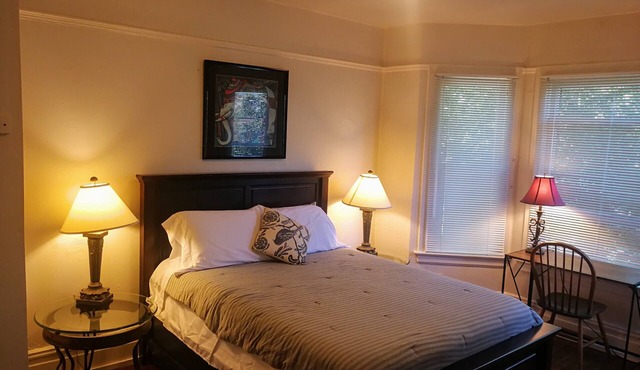 Walking distance to Seattle Capitol Hill and downtown #2